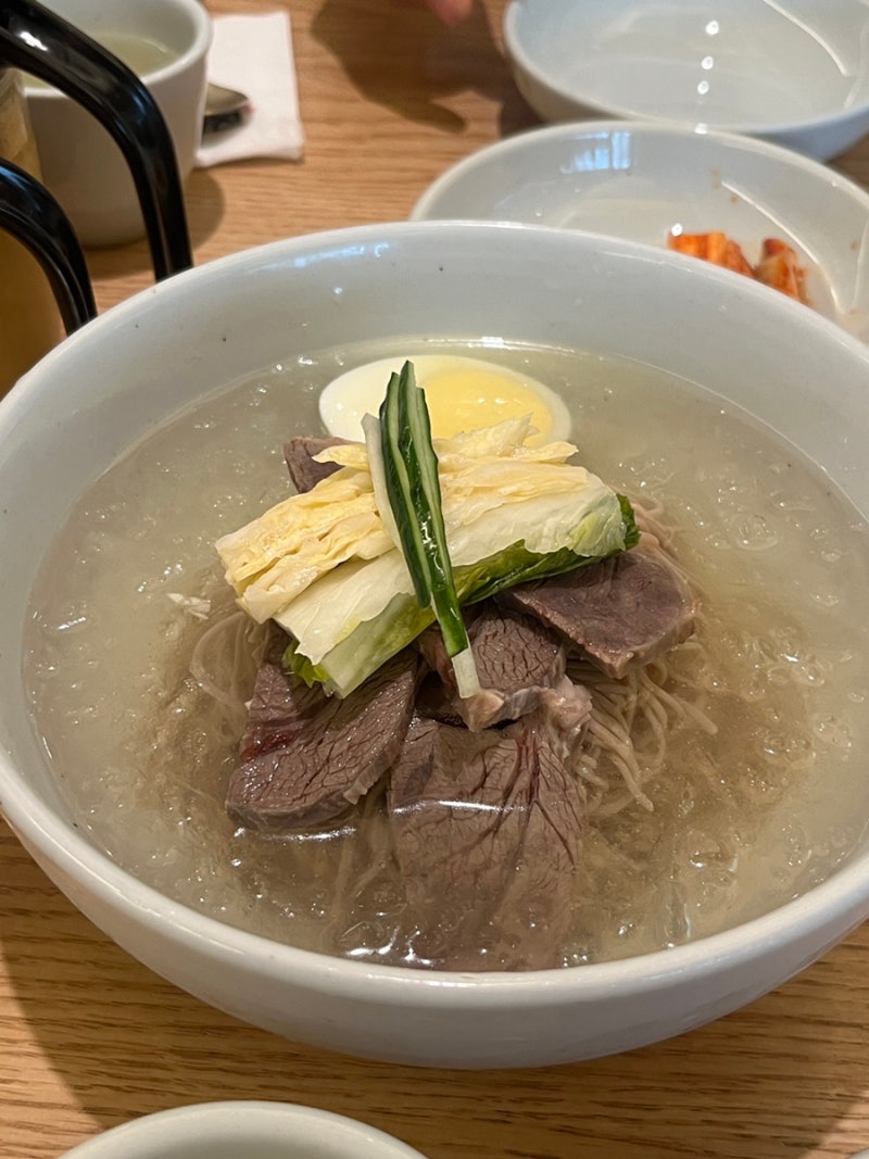 [시청]정갈하고 격식있는 한식당 ‘진진만두’