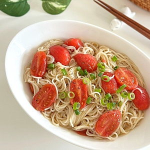 얼린 토마토로 국수 만들어 보셨나요? 토마토 냉국수 레시피
