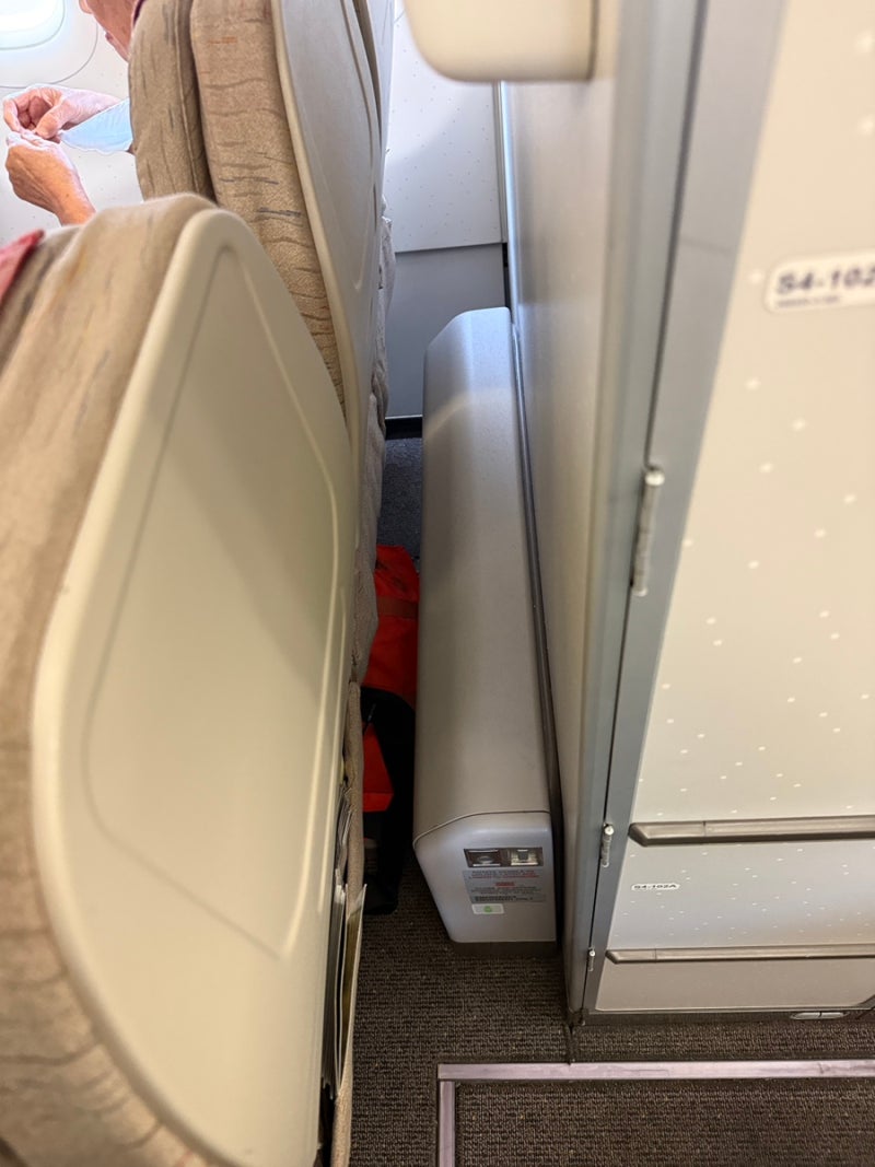 아시아나항공 맨 뒷자리 탑승 후기 (A320-200 맨 뒷자리 리클라인)