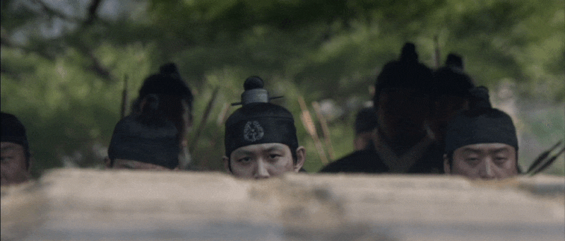대한민국 대표 배우 이정재, 그 뒤에 숨겨진 화려함과 시련의 가문 이야기