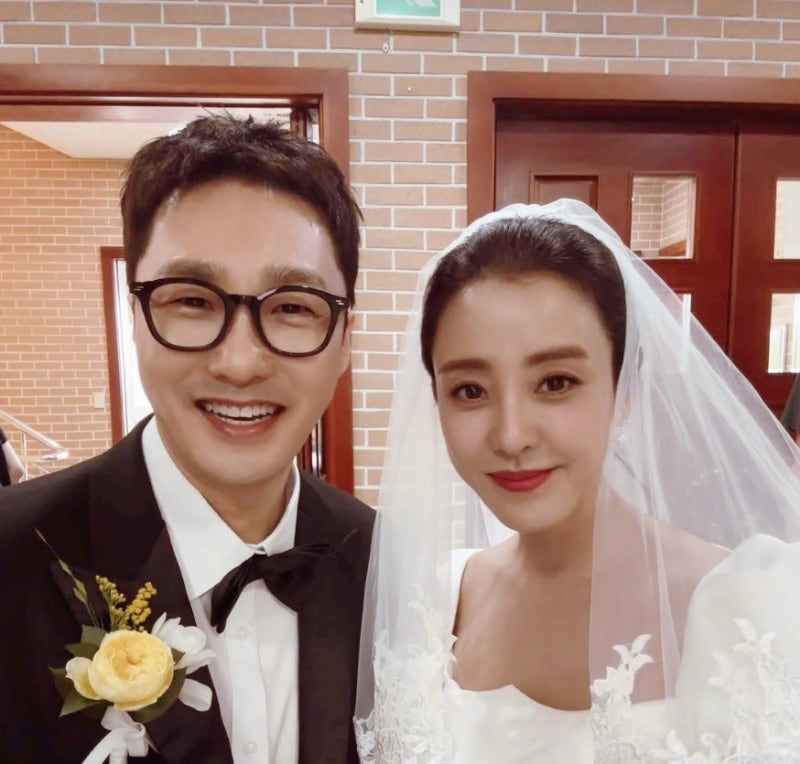 "아침에 눈뜨자마자 통화하는 사람이 전남편?"이혼 6년 차 여배우의 놀라운 근황