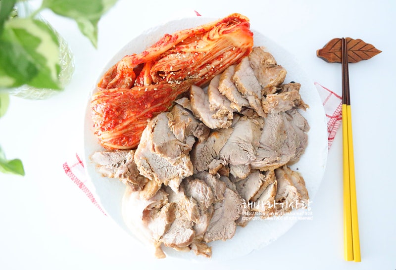 돼지고기 수육 삶는법 압력솥 앞다리살 보쌈 레시피