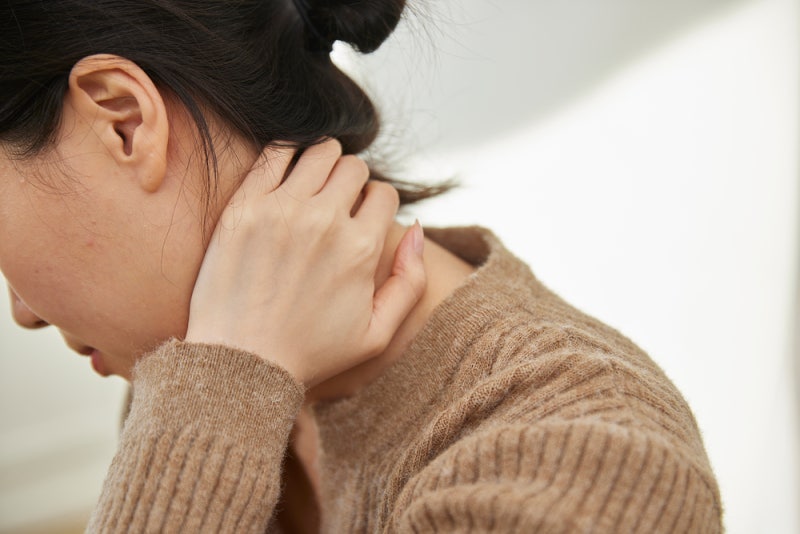 워터파크/물놀이 후 목 삐끗? 급성 경추 염좌 대처법