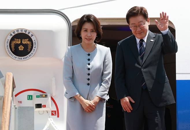 [속보] 이재명 <b>대통령</b> 순방 <b>출국</b>…미국·남미 젠슨 황·샘... 