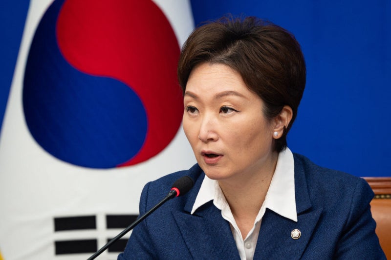 이언주 ‘성적 수치심 불법 합성물’ 편집·유포 60대 기업인 불구속 송치... 재유포 계정도 ....