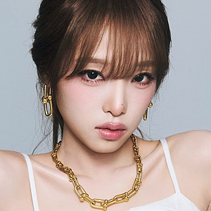 "발랄함 대신 성숙미"... 최예나, 일본 비비 9월호 화보 공개