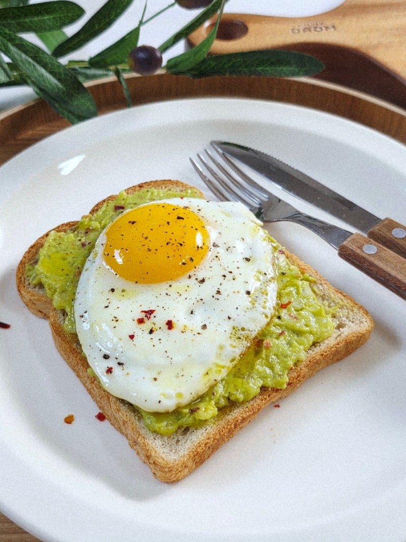 탑모델 한혜진 체지방 감량 중에도 빵을 즐겼다! 아보카도 샌드위치 토스트 레시피 요리!