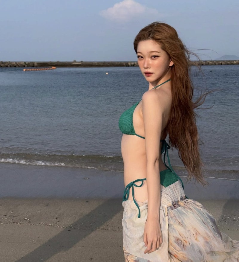 3대 165kg 친 아이돌인데.. 오직 끈 하나에 의존한 츠키 과감 비키니