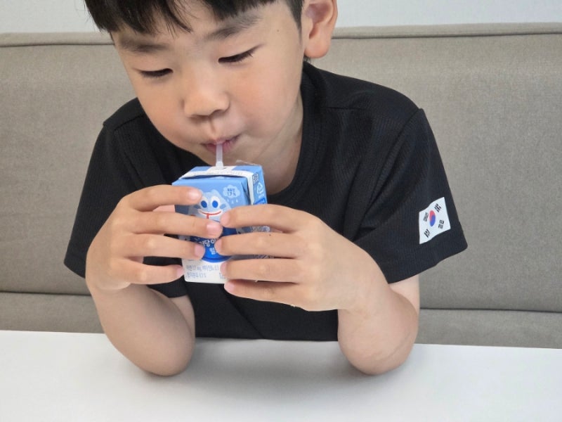 아기이온음료 마시는수액 대신 전해질음료 룩트 킨디 밀크맛