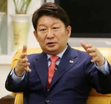 "이유 불문 제 잘못입니다" 정점식 멱살 잡은 권영진 “큰 결례…반성하고 사과” 상임위 배....