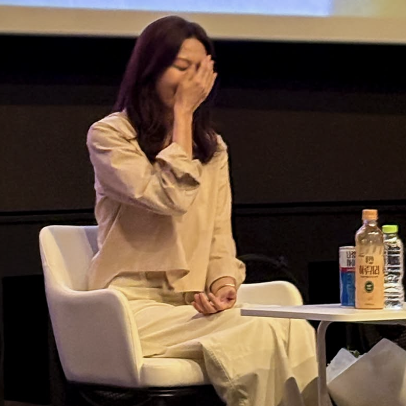 출산하면 늙는다더니.. 애엄마라고 믿기 힘든 48세 여배우 패션 스타일