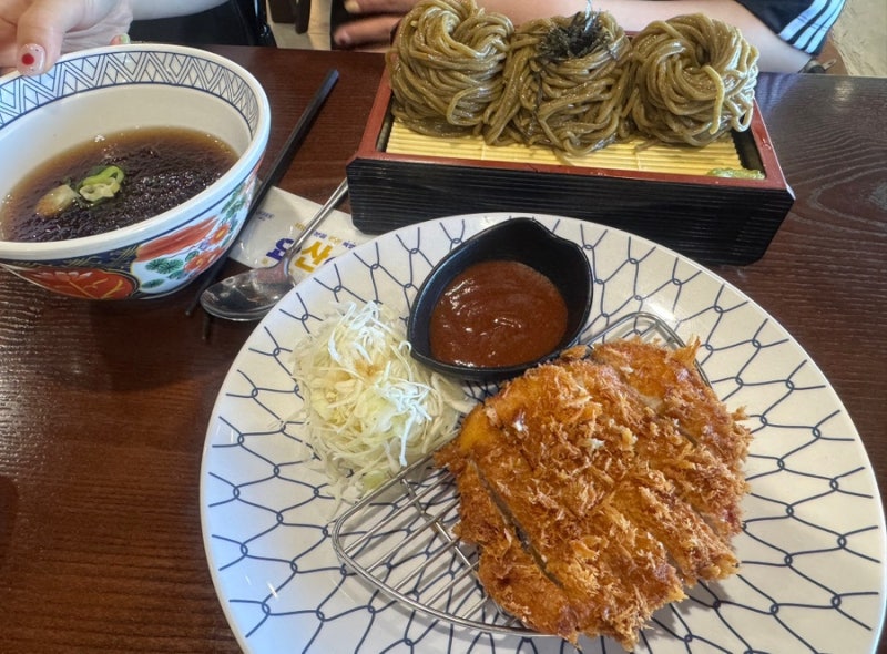 [경주 삼동소바 아당점 후기] 여름엔 역시 시원한 메밀소바, 돈까스까지 만족했던 경주 맛집