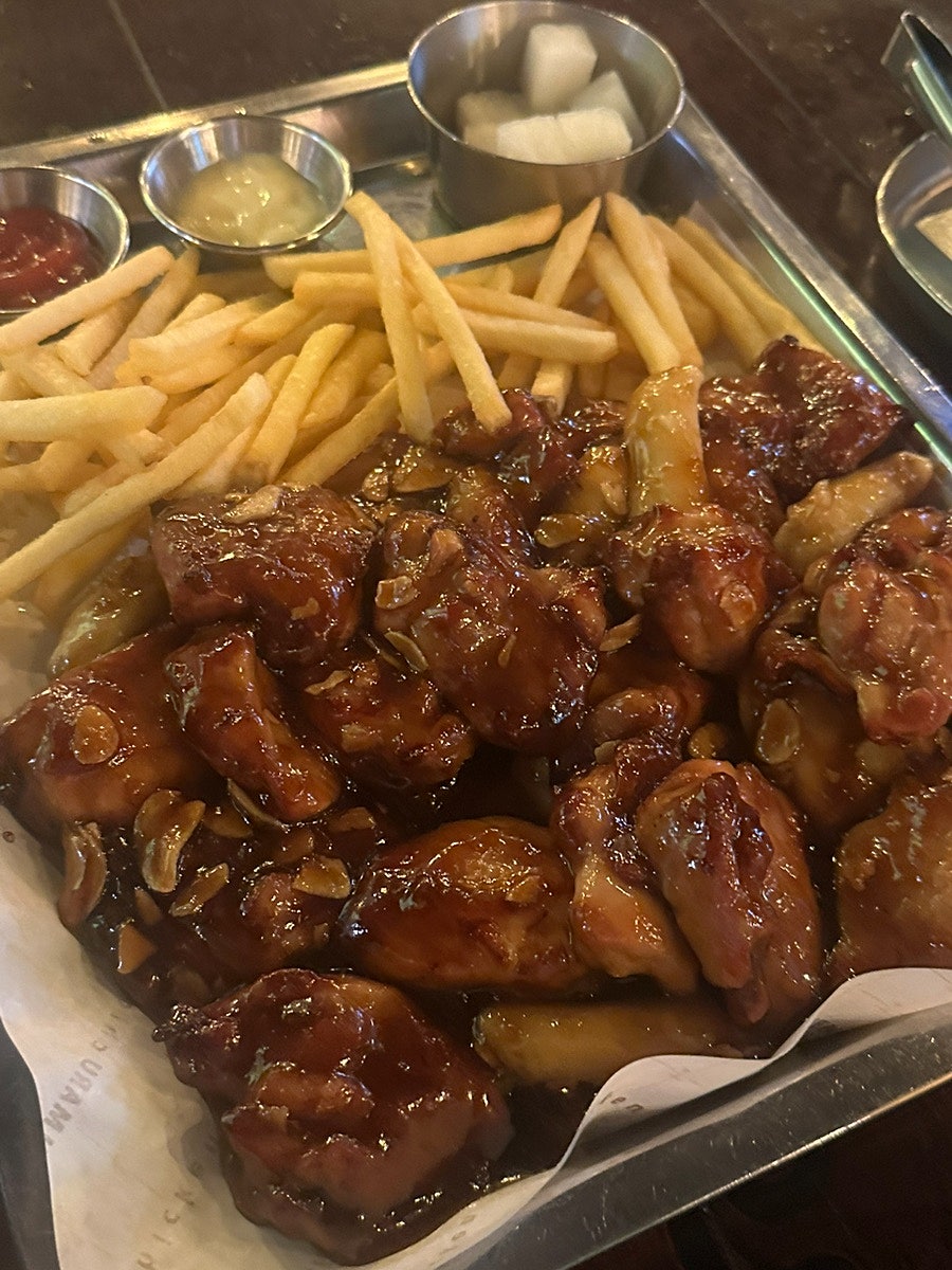 오븐마루치킨 수원율전점 사진 3