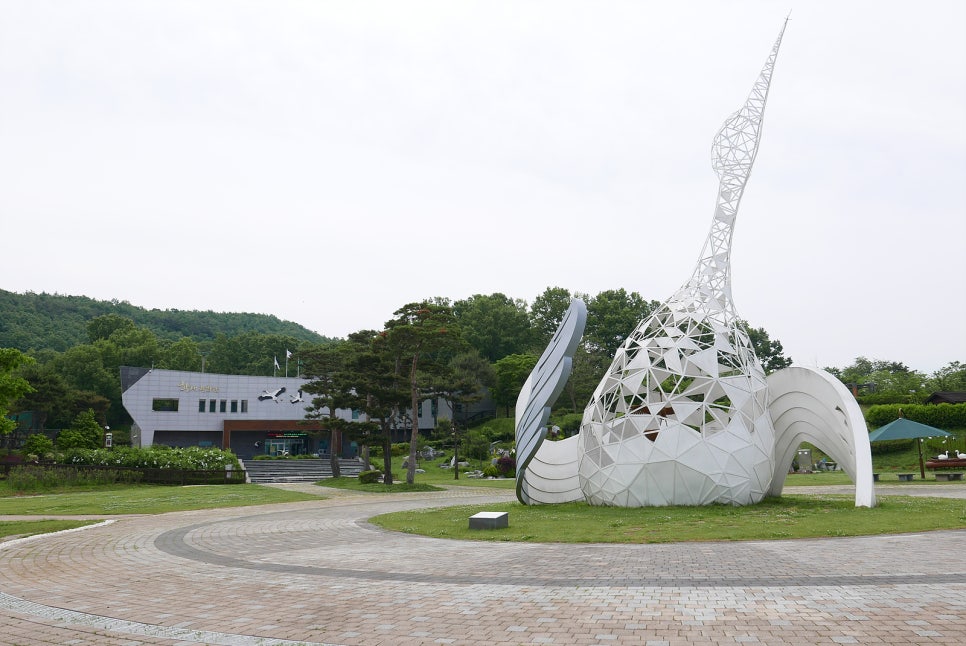 예산황새공원 황새문화관 사진 1