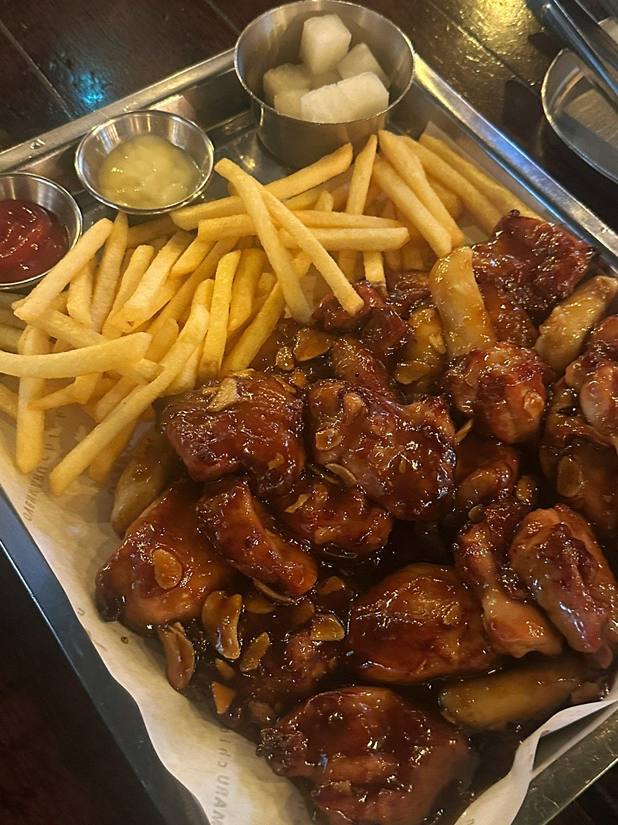 오븐마루치킨 수원율전점 사진 1