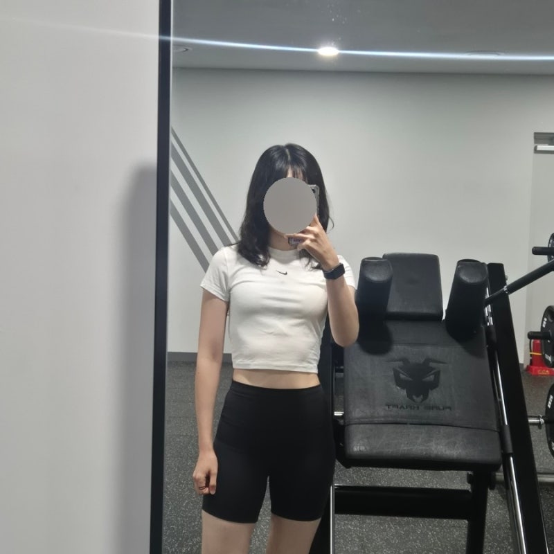 나이키 칠 니트 여성 크롭 티셔츠 HF9539-101 HF9539101 헬스장 여자 코디 여자운동복 추천 헬린이....