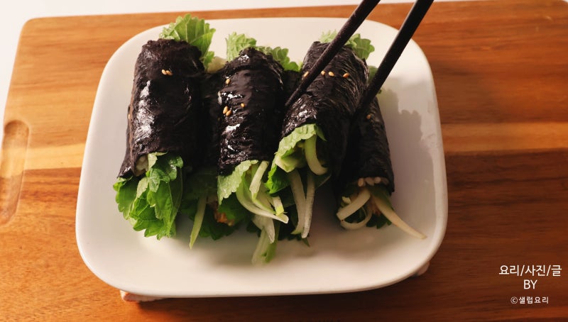 불 없이 뚝딱! 참치꼬마김밥 레시피 참치샐러드 오이김밥 만드는 방법