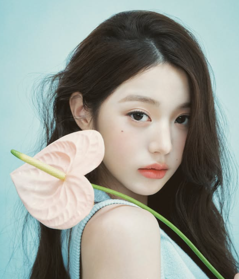 "아이즈원 때와는 전연 다른 분위기?" 21세 장원영, 촬영장서 포착된 정제된 미모