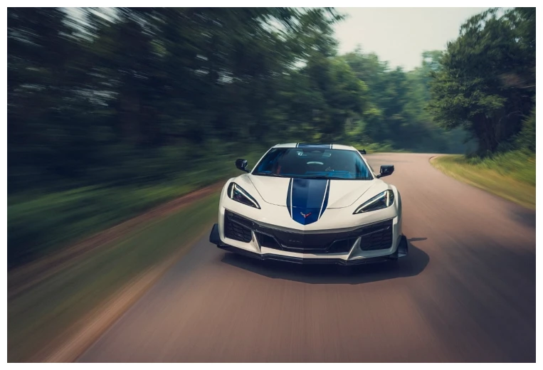 제로백 3초 벽 앞에 선 자연흡기 V8, 1억대로 Z06을 흔든 신형 스포츠카 정체