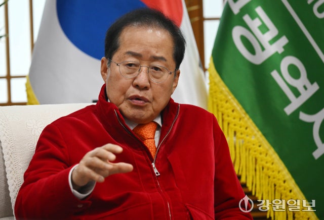 홍준표, 국힘 저격… "신천지 비판하는 국힘, 똥 묻은 개가 겨 묻은 개 나무라나"