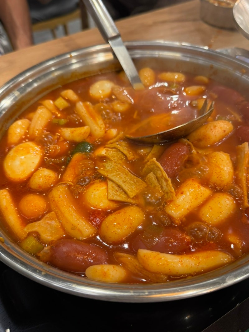 두끼 떡볶이, 여름엔 쿨베리 화채&빙수까지! 욕망떡볶이 황금레시피 먹고 온 후기