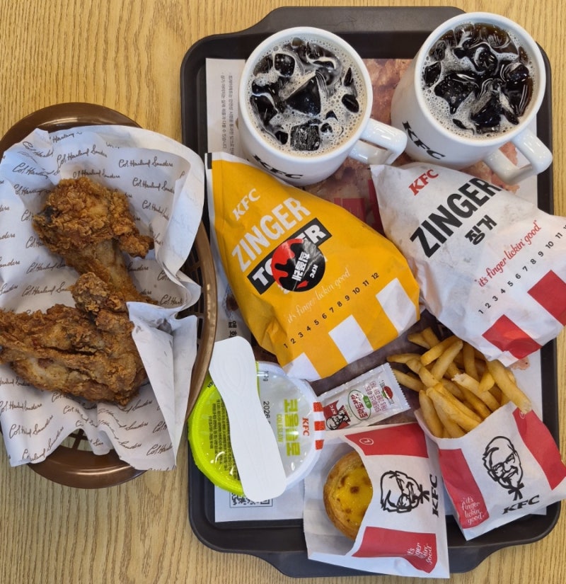 KFC 치폴레 맵징거타워 더블팩 내돈내산 솔직 후기 (징거버거 비교, 아아 변경 조합)