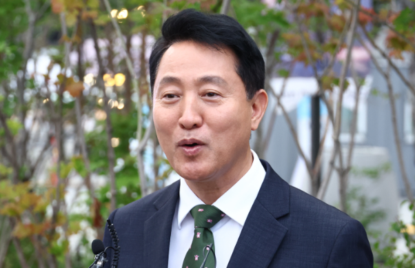 [긴급속보] 오세훈 측 여론조사 조율 정황 판결문에 담겼다…“안철수 빼고 제목은 초접전”