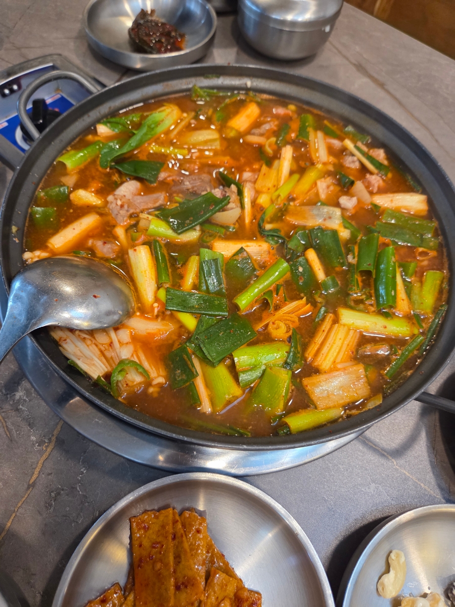 팔공큰돼지찌개 유천점 사진 4