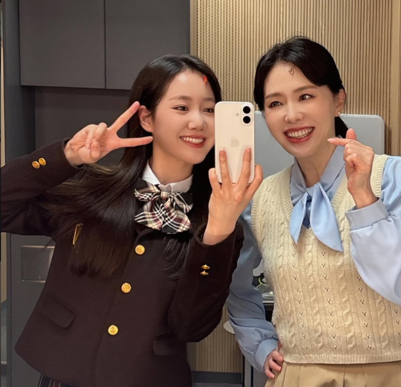 "남편에게 잘 보이려고 운동해요"…56세 하희라, 결혼 33년차에도 지킨다는 아침 습관