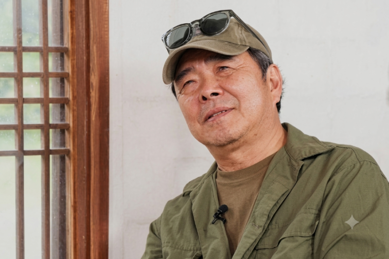 80년대 음유시인 임지훈, 망막박리 고비 넘어 팬들 곁으로… 아들과 함께하는 제2의 음악 인....