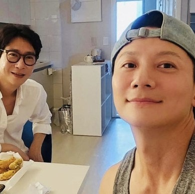 "원양어선 탔다는 소문".. 젝스키스 이재진 결혼 득남 후 근황 고지용과 반가운 투샷 공개