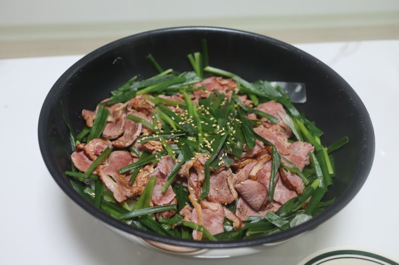 훈제오리야채찜 레시피 | 양배추 부추 가득 넣고 훈제오리야채찜 만들기 (+만능 간장소스 비....