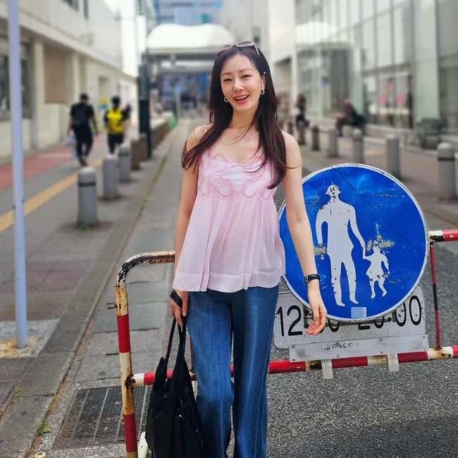 "51세에 20대 비주얼"... 배우 오나라, 초슬림 몸매 & 다이어트약 고백 눈길
