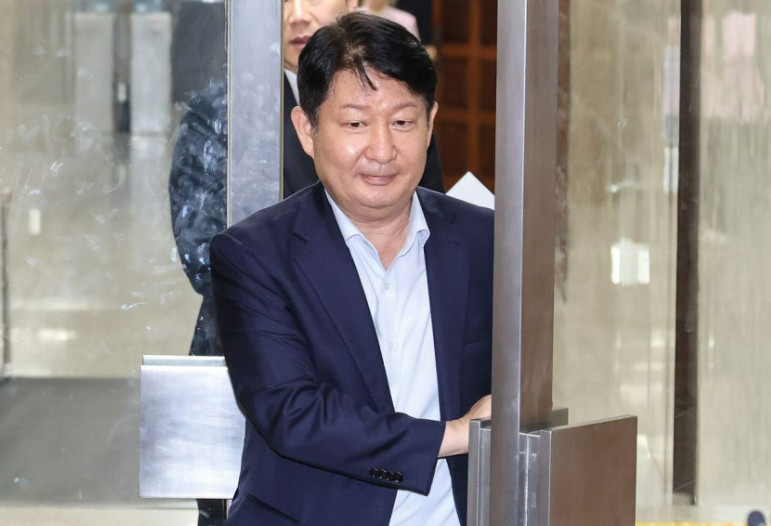 [긴급속보] 권영진 ‘멱살 소동’ 파문 확산…국힘 원내지도부 “스스로 거취 정해야”