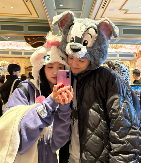 바타♥지예은, “나의 강아디” 럽스타 포착...갑상선암 투병 딛고 공개한 달달한 데이트 ‘....
