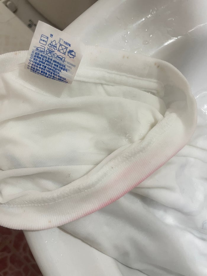 흰옷 화이트닝 세탁할 때 일어나는 여러가지 변수들에 대한 대처 방법 | 누런때, 곰팡이, 분....