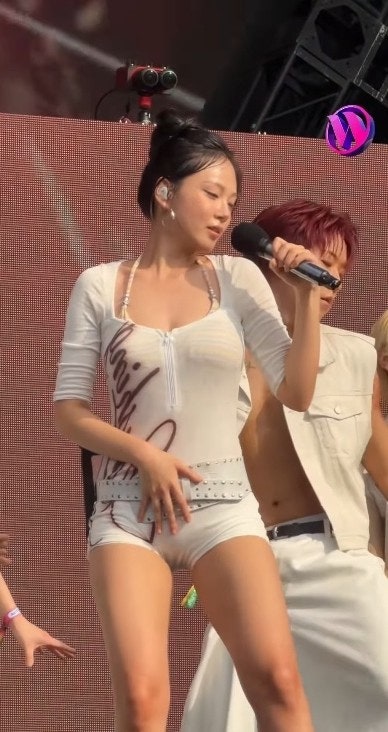 비비, 워터밤 화이트 레깅스 물 맞기 전후 달라진 올인원 무대 연출