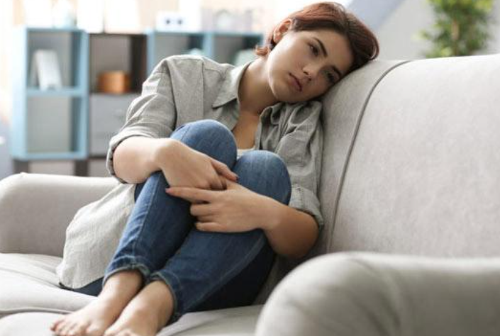 햇빛을 많이 봐야 하는 병? 던이 공개한 만성부신증후군의 정체