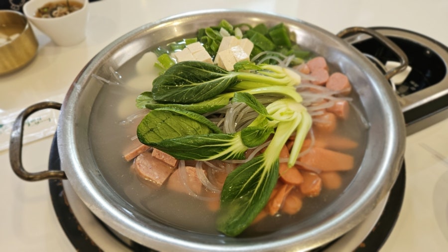 훼미리부대찌개 일산필립점 사진 1