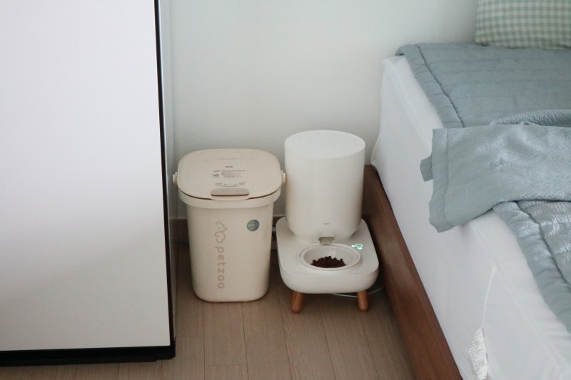 고양이 자동 급식기 강아지 밥그릇 높이 맞춰 급여