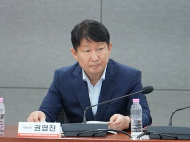 권영진 '<b>멱살</b> 소동' 후폭풍…<b>국힘</b> "결자해지" 여론 확산