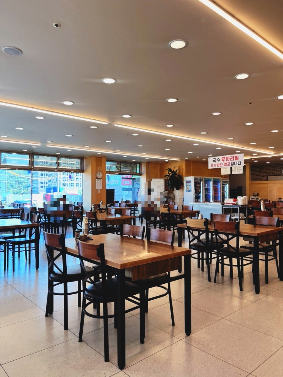 Jangsuchon24sidwaejigukbap Gulhwajeom photo 3
