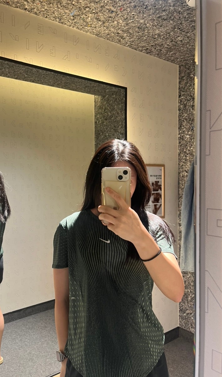 크로스핏, 러닝 운동복 추천 (나이키 에어로핏, 스위프트 여성 DF ME 투인원 쇼츠 착샷)