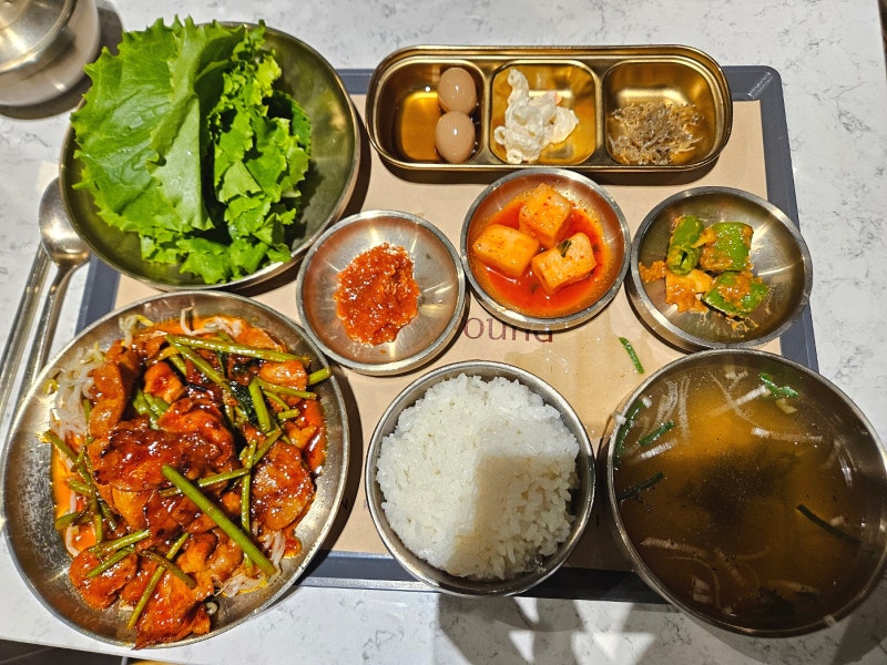 롯데프리미엄아울렛 기흥점 맛집 2층 푸드코트 정오의식탁 메뉴 추천