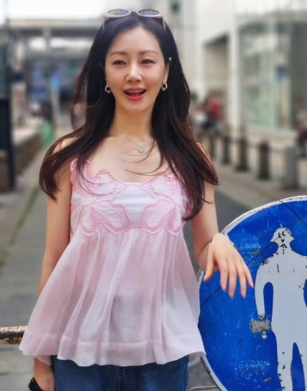 51세 맞아? 배우 오나라 슬림 몸매와 청순 미모 비결에 놀란 팬들