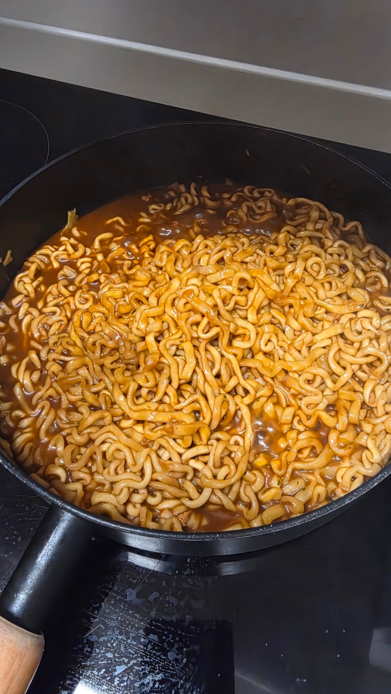 짜파게티 + 까르보불닭 조합, 대체 뭐길래?｜짜르보불닭 후기