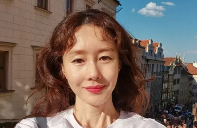 '배우에서 여행사 사장으로' 김지수 근황은? 체코 프라하에서 활약 중