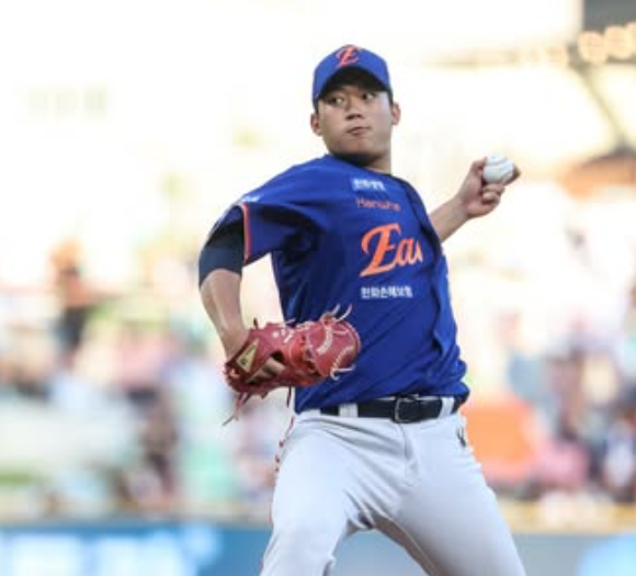 [김기중 부정투구 퇴장] 38도 폭염에 글러브 접착제가 녹았다? KBO 최초 이물질 적발 사건의 진....