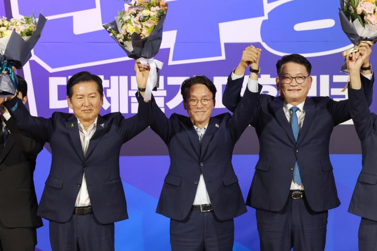 '민주당 당대표 선호도는?' <b>정청래</b> 33.7% <b>김민석</b> 22.0% 송영길 11.7%