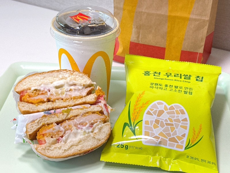 맥도날드 메뉴 추천 맥스파이시 버거 세트 홍천 우리쌀칩 사이드 변경